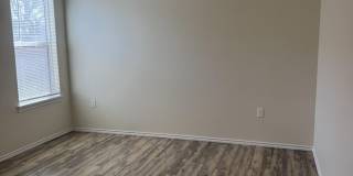 321 N Sherman Avenue Gallery 9