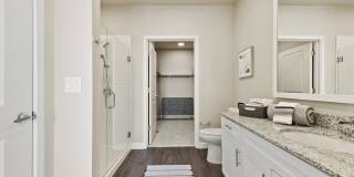 Avenida at Centerra Age 55+ Apartment Homes Gallery 9