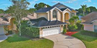 Beautiful lake/pond front home Gallery 1