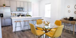 Reve on the Creek Gallery 1