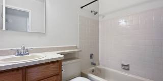 Charming 2-Bedroom Condo in Prime Location - Woodside Village Gallery 8