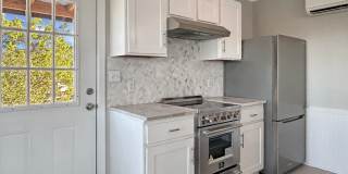 Canyon Lake Upstairs 1/1 — Remodeled, Deck + Hill Country Scenery Gallery 4