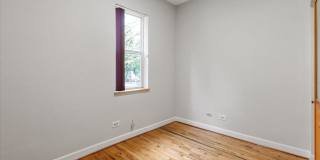 1900 W Ohio St Gallery 4