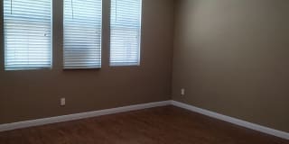 Move-in Ready! 3-Bedroom Skyview Ridge Townhome Gallery 5