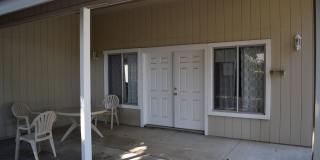 Townhouse Located Near School, Parks, Freeway Access! Gallery 18