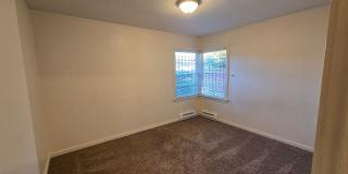 Cozy 2 bedroom Duplex Near Willamette U. Gallery 6