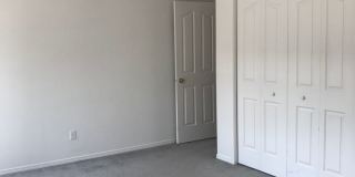 Pet Friendly 3 Bedroom 2 Bathroom Duplex Gallery 8