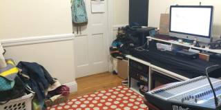 Huge 1 Bed on the "B" Line Gallery 10