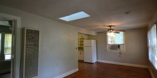 Funky East Side 2 Bedroom Gallery 4