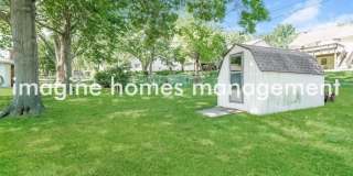 8916 North Grand Avenue Gallery 16