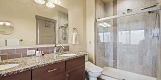 STUNNING 3bd/2ba Custom Home w/3 Car Garage on a Huge Lot! Gallery 15