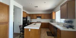 NO AVAILABLE SHOWINGS UNTIL AFTER 7/1/26 - EASTVALE GREAT NEIGHBORHOOD- 4+2.5 EXECUTIVE HOME, QUIET NEIGHBORHOOD - AVAILABLE NOW!!! ONLY 1 GARAGE SPACE + 1 DRIVEWAY SPACE, STREET PARKING AVAILABLE Gallery 10