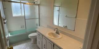 Spacious 3 Bedroom home in Pelican Bay- Golf Course View Gallery 18