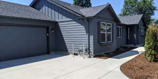 Fantastic 3-Bedroom, 2-Bath Home With 1388sf! Gallery 1