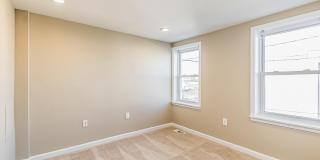 130 W RANDALL Street Gallery 14