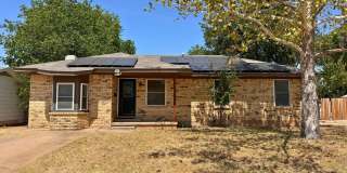 3 Bed 2 Bath Home In Ditto Heights With Solar Panels! Gallery 1