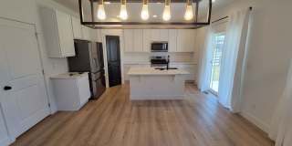 Stunning and spacious 4.5 bedroom, 3 bathroom home located in Morgan Hill Gallery 3