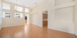 Highly Desirable Executive Home: 4 Bedrooms, 3 Bathrooms of Luxury Living Gallery 31