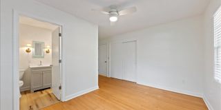 251 Bennett Street Gallery 13
