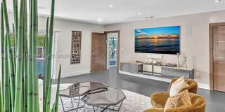307 Holiday Dr Gallery 32