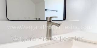 18012 Manhattan Place Gallery 15