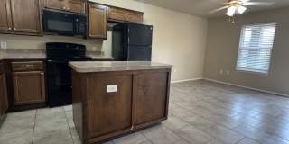 1301 SW Washington apt 3- AVAILABLE NOW! Gallery 5