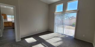 Beautiful 4 Bedroom Home in Green Valley Gallery 15