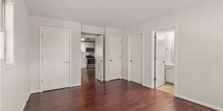 Private Basement Unit at 2630 Merry Oaks Trail Gallery 15