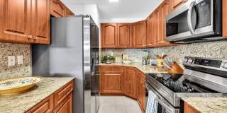 Spacious & Fully Renovated Townhome in East Hollywood – Prime Location! Gallery 15