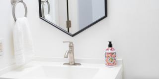 1425 Riverside Circle Gallery 21