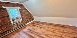 Spacious 6 bedroom 3.5 bath Tudor Townhouse w/Deck close to Georgetown University & Hospital Gallery 44