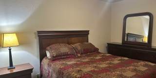 Sunny - Fully Furnished 2-Bedroom, with Office and 2 1/2 bathrooms. Gallery 28
