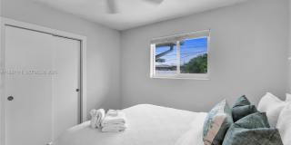 251 SE 8th St Gallery 20