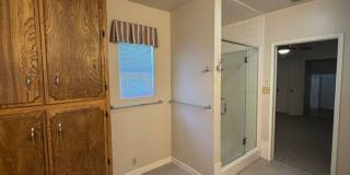 Spacious & Charming 3 Bedroom and a Den Home with Beautiful Updates Gallery 8