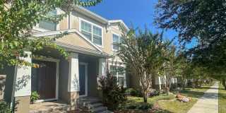 Spacious 4 Bedroom Townhome with Private Courtyard and Community Pool Gallery 1