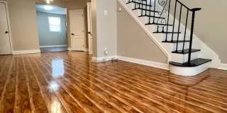 Gorgeous 3-Bedroom Townhome in Juniata! Available NOW! Gallery 4