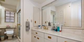 1195 COQUILLE STREET Gallery 21