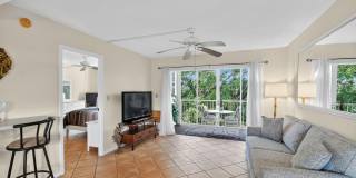 1810 New Palm Way Gallery 2