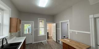 938 W Edwards Springfield, IL Gallery 17