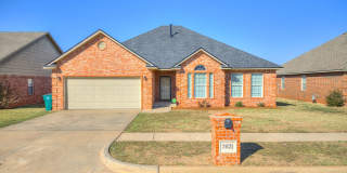 Well kept home in Edmond + 3 bedrooms + Office + Edmond Schools Gallery 1