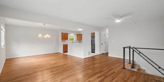 Ready for move in!  Home in water privileged Hillsmere! Gallery 9