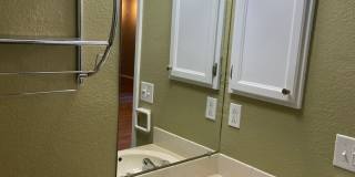 Condo in Pendleton Square Gallery 20