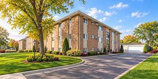 Hanson Court Apartments | Updated 2 Bedroom / 1 Bath Gallery 1
