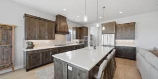 4 Bedroom Home with Gorgeous Views Gallery 37