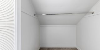 4 Bed, 2 Bath Single Family Home Gallery 11