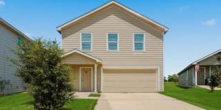 Beautiful 4-Bedroom Home with Golf & Clubhouse Access Gallery 3