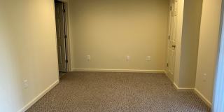 Spacious Townhome Close To EVERYTHING Gallery 13