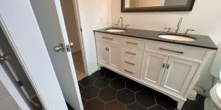 Room in 3 Bedroom Home at Southwest Dr Gallery 3