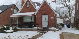 3 bedroom/1.5 bath now available! $1300/mo! Gallery 1