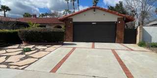 Stunning 3b/2b home with views of the golf course Gallery 1